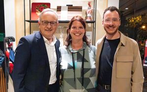 Andreas Stoch mit Laura Straub und Matthias Eckmann (Foto: Katja Bode)